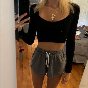 ribbed black long sleeve crop top